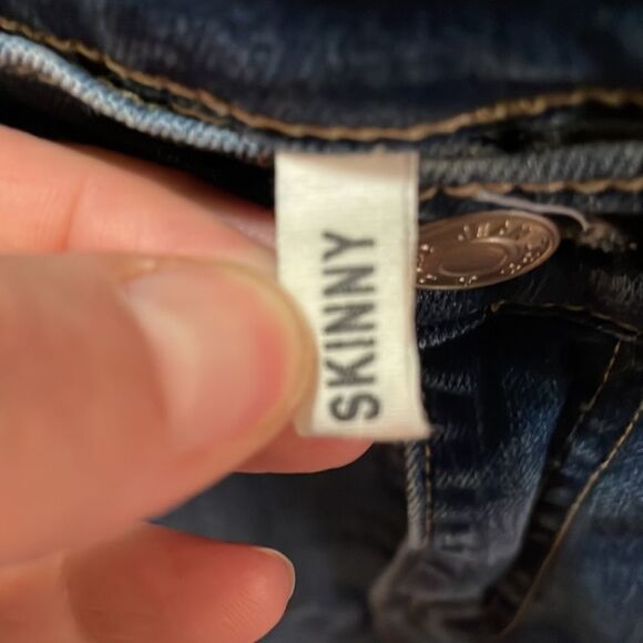 Rag & Bone Mid-Rise Ankle Skinny in Hampton - Picture 8 of 12